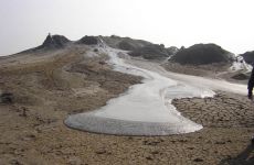 Azərbaycanda palçıq vulkanlarının fəaliyyətinin aktivləşməsi zəlzələnin əlamətidir - geoloq (FOTO)