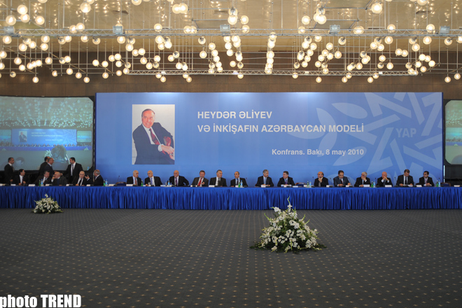 Azərbaycanın hakim partiyasının təşəbbüsü ilə "Heydər Əliyev və inkişafın Azərbaycan modeli" adlı konfrans keçirilib (FOTO)