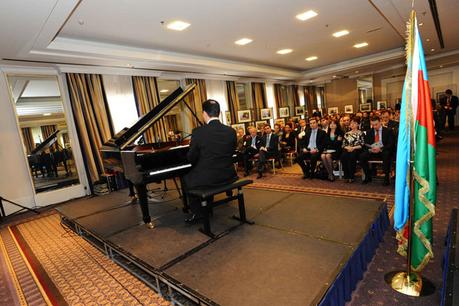 Brüsseldə ümummilli lider Heydər Əliyevin anadan olmasının 87-ci ildönümü qeyd edilib (FOTO)