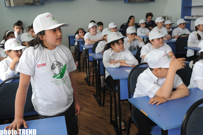 Trend BİA-nın ekoloji maarifləndirməyə dair layihəsi çərçivəsində orta məktəbdə şagirdlər üçün "açıq dərs" keçirilib (FOTO)