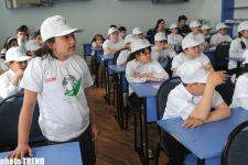 Trend BİA-nın ekoloji maarifləndirməyə dair layihəsi çərçivəsində orta məktəbdə şagirdlər üçün "açıq dərs" keçirilib (FOTO)
