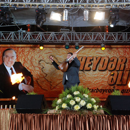 Ümummilli lider Heydər Əliyevin Azərbaycanda hakimiyyətə gəlməsinin ildönümü münasibətilə bayram konserti keçirilib (ƏLAVƏ OLUNUB) (FOTO)