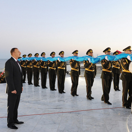 İlham Əliyev Dövlət Bayrağı Meydanının təntənəli açılış mərasimində iştirak edib (ƏLAVƏ OLUNUB-2) (FOTO)