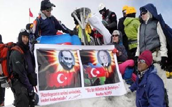 Azərbaycanlılar Türkiyədə Ağrı dağını fəth ediblər