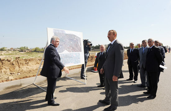 Azərbaycan Prezidenti İlham Əliyev Bakıda avtomobil yollarının genişləndirilməsi və tikintisi ilə tanış olub (FOTO)