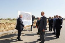 Azərbaycan Prezidenti İlham Əliyev Bakıda avtomobil yollarının genişləndirilməsi və tikintisi ilə tanış olub (FOTO)