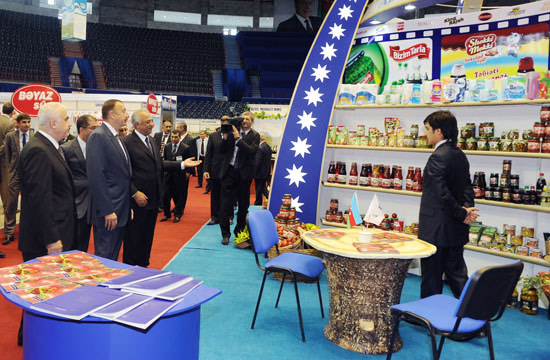 Azərbaycan Prezidenti "Caspian Agro-2010" III Beynəlxalq kənd təsərrüfatı, ərzaq emalı və qablaşdırma sərgisi ilə tanış olub (FOTO) (ƏLAVƏ OLUNUB)