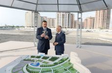 Azərbaycan Prezidenti Bakının Nizami rayonunda salınacaq parkın və burada yaradılacaq musiqili fəvvarənin ərazisi ilə tanış olub (ƏLAVƏ OLUNUB) (FOTO)