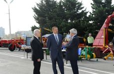 Azərbaycan Prezidenti "Caspian Agro-2010" III Beynəlxalq kənd təsərrüfatı, ərzaq emalı və qablaşdırma sərgisi ilə tanış olub (FOTO) (ƏLAVƏ OLUNUB)