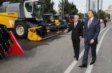 Azərbaycan Prezidenti "Caspian Agro-2010" III Beynəlxalq kənd təsərrüfatı, ərzaq emalı və qablaşdırma sərgisi ilə tanış olub (FOTO) (ƏLAVƏ OLUNUB)