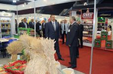 Azərbaycan Prezidenti "Caspian Agro-2010" III Beynəlxalq kənd təsərrüfatı, ərzaq emalı və qablaşdırma sərgisi ilə tanış olub (FOTO) (ƏLAVƏ OLUNUB)