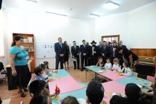 Azərbaycan Prezidenti Bakı şəhərinin Xətai rayonunda yəhudi uşaqlar üçün "Xabad-Or-Avner" təhsil mərkəzinin açılışında iştirak etmişdir (FOTO)
