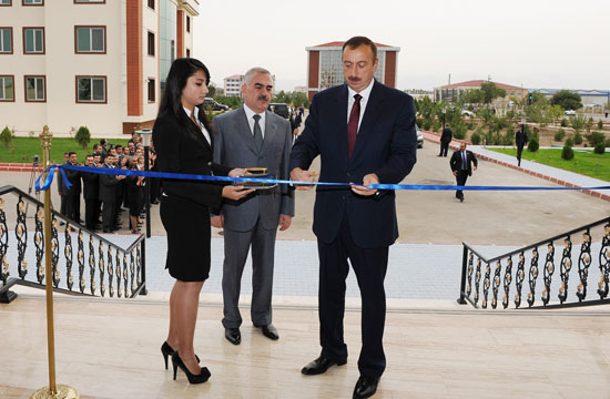 Prezident İlham Əliyev məhdud fiziki imkanlı insanlar üçün Heydər Əliyev Fondunun dəstəyi ilə yaradılan Naxçıvan Regional İnformasiya Mərkəzinin açılışında iştirak edib (YENİLƏNİB)