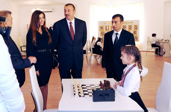 Azərbaycan Prezidenti Mingəçevir şəhərində yeni inşa olunmuş Şahmat məktəbi binasının açılışında iştirak edib (FOTO)