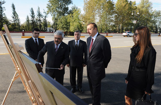 Azərbaycan iqtisadiyyatı - güclü dövlət nəzarəti olan tam bazar iqtisadiyyatıdır - Prezident İlham Əliyev (YENİLƏNİB) (FOTO)