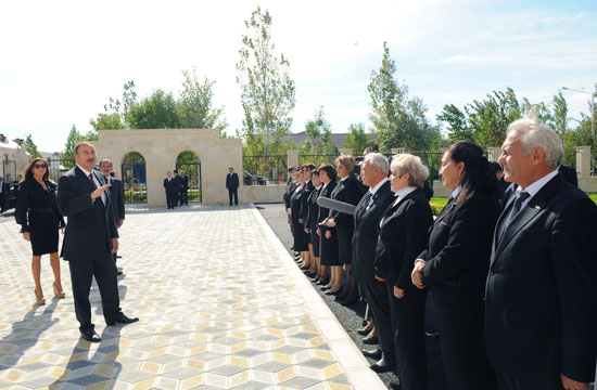 İnfrastruktur və təhsilin səviyyəsi Azərbaycanda yüksək səviyyədə olmalıdır - Prezident İlham Əliyev (ƏLAVƏ OLUNUB)(FOTO)