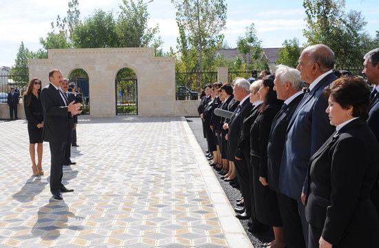 İnfrastruktur və təhsilin səviyyəsi Azərbaycanda yüksək səviyyədə olmalıdır - Prezident İlham Əliyev (ƏLAVƏ OLUNUB)(FOTO)