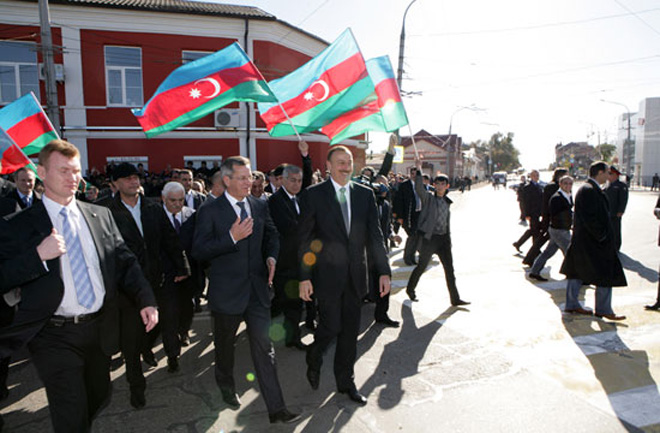 Həştərxanda Heydər Əliyevin abidəsinin açılışı Azərbaycan və Rusiya dostluğunun daha bir sübutudur - Prezident İlham Əliyev (ƏLAVƏ OLUNUB)(FOTO)
