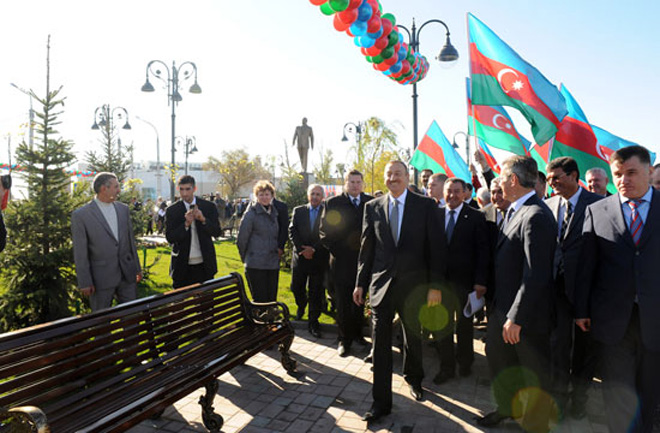 Həştərxanda Heydər Əliyevin abidəsinin açılışı Azərbaycan və Rusiya dostluğunun daha bir sübutudur - Prezident İlham Əliyev (ƏLAVƏ OLUNUB)(FOTO)