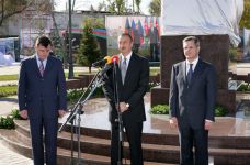 Həştərxanda Heydər Əliyevin abidəsinin açılışı Azərbaycan və Rusiya dostluğunun daha bir sübutudur - Prezident İlham Əliyev (ƏLAVƏ OLUNUB)(FOTO)