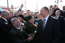 Həştərxanda Heydər Əliyevin abidəsinin açılışı Azərbaycan və Rusiya dostluğunun daha bir sübutudur - Prezident İlham Əliyev (ƏLAVƏ OLUNUB)(FOTO)