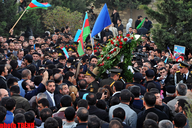 Hərbi qulluqçular Mübariz İbrahimov və Fərid Əhmədov bu gün II Fəxri xiyabanda dəfn olunublar (ƏLAVƏ OLUNUB) (FOTO)