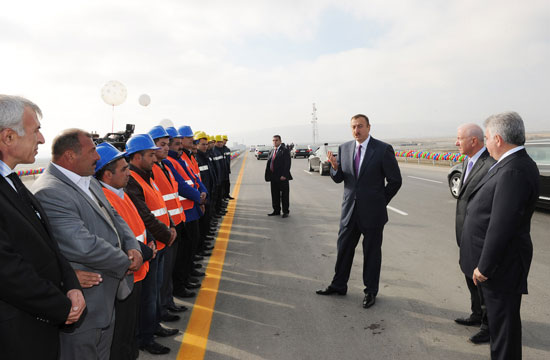Azərbaycan Prezidenti Bakı-Rusiya dövlət sərhədi avtomobil yolunun 28-45-ci kilometrləri arasındakı hissəsinin yenidənqurmadan sonra açılışında iştirak edib (ƏLAVƏ OLUNUB)(FOTO)