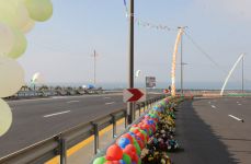 İlham Əliyev Bakı-Ələt avtomobil yolunun yenidən tikilmiş və yenidən qurulmuş hissələrinin açılışında iştirak edib (ƏLAVƏ OLUNUB)(FOTO)