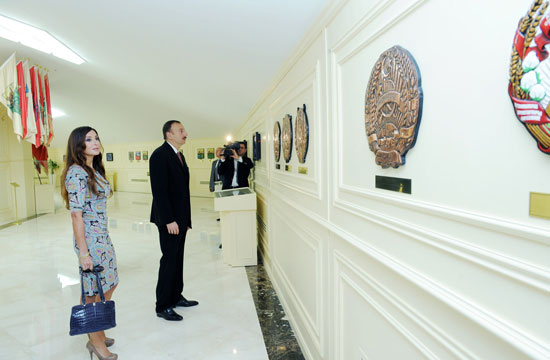 Prezident İlham Əliyev Dövlət Bayrağı Muzeyinin açılışında iştirak etmişdir (ƏLAVƏ OLUNUB) (FOTO)