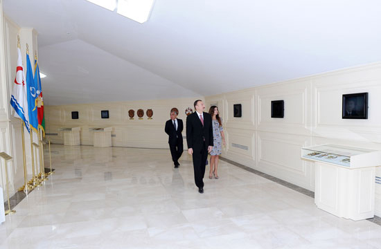Prezident İlham Əliyev Dövlət Bayrağı Muzeyinin açılışında iştirak etmişdir (ƏLAVƏ OLUNUB) (FOTO)