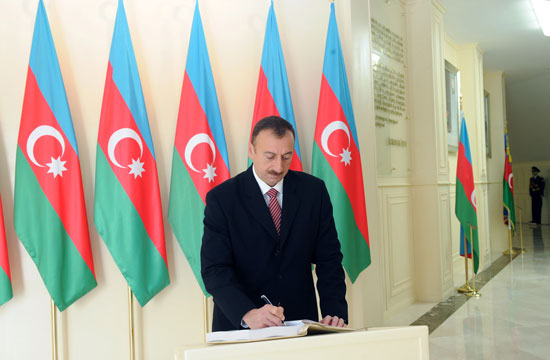 Prezident İlham Əliyev Dövlət Bayrağı Muzeyinin açılışında iştirak etmişdir (ƏLAVƏ OLUNUB) (FOTO)