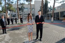 Azərbaycan Prezidenti İlham Əliyev Heydər Əliyev Fondunun təşəbbüsü və dəstəyi ilə inşa olunmuş məktəb kompleksinin açılışında iştirak edib (FOTO)