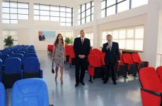 Azərbaycan Prezidenti İlham Əliyev Heydər Əliyev Fondunun təşəbbüsü və dəstəyi ilə inşa olunmuş məktəb kompleksinin açılışında iştirak edib (FOTO)