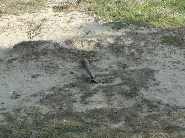 Bakı teleqülləsinin ətrafında yenidən külli miqdarda partlamamış döyüş sursatı aşkar olunub (YENİLƏNİB - 5) (FOTO)
