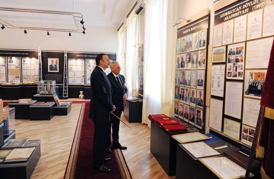 Dövlət Neft Akademiyası Azərbaycanı dünyaya tanıdan ali məktəb olmuşdur - Prezident İlham Əliyev (YENİLƏNİB) (FOTO)