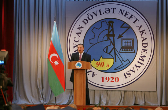 Dövlət Neft Akademiyası Azərbaycanı dünyaya tanıdan ali məktəb olmuşdur - Prezident İlham Əliyev (YENİLƏNİB) (FOTO)