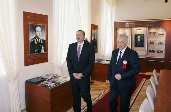 Dövlət Neft Akademiyası Azərbaycanı dünyaya tanıdan ali məktəb olmuşdur - Prezident İlham Əliyev (YENİLƏNİB) (FOTO)