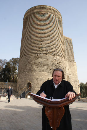 Jerar Depardye Bakıya gələcək (FOTO)