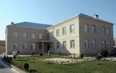 Azərbaycanın birinci xanımı, Heydər Əliyev Fondunun prezidenti Mehriban Əliyeva Abşeron rayonunun Masazır qəsəbəsində yeni məktəblə tanış olub, uşaq bağçasının açılışında iştirak edib (FOTO)