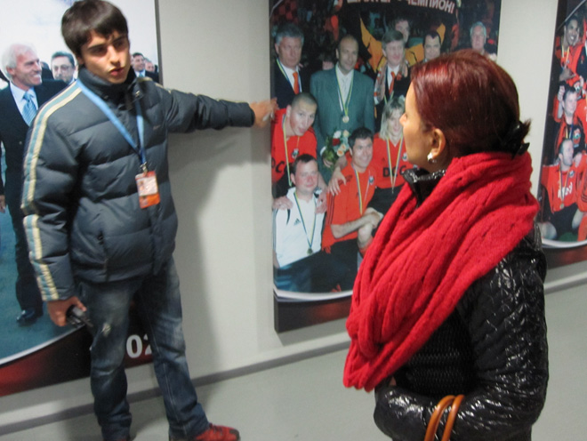 Donetskin "Şaxtyor" klubunun "yeni transferi" Azərbaycan müğənnisi Tünzalə Ağayeva oldu (FOTO)