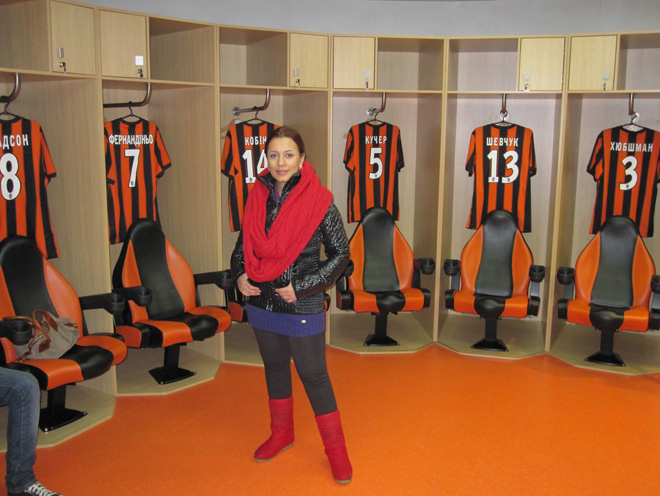 Donetskin "Şaxtyor" klubunun "yeni transferi" Azərbaycan müğənnisi Tünzalə Ağayeva oldu (FOTO)