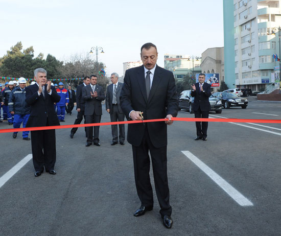 Prezident İlham Əliyev paytaxtda yeni inşa olunan bir sıra yol-nəqliyyat kompleksi obyektlərinin açılışında iştirak etmişdir (FOTO)