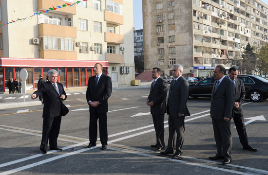 Prezident İlham Əliyev paytaxtda yeni inşa olunan bir sıra yol-nəqliyyat kompleksi obyektlərinin açılışında iştirak etmişdir (FOTO)