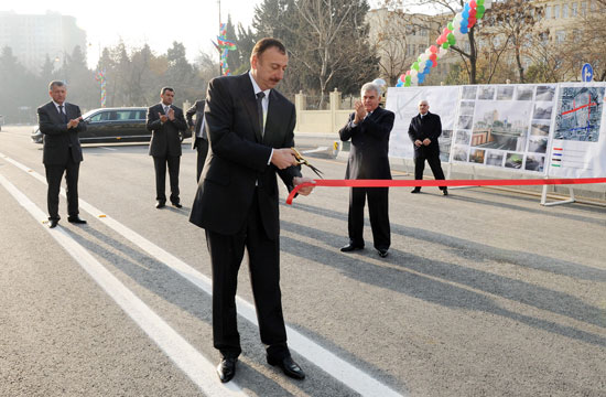 Prezident İlham Əliyev paytaxtda yeni inşa olunan bir sıra yol-nəqliyyat kompleksi obyektlərinin açılışında iştirak etmişdir (FOTO)
