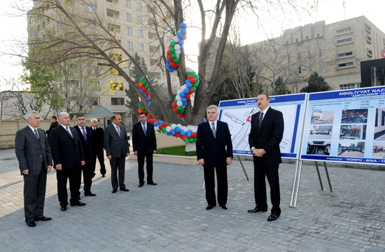 Prezident İlham Əliyev paytaxtda yeni inşa olunan bir sıra yol-nəqliyyat kompleksi obyektlərinin açılışında iştirak etmişdir (FOTO)