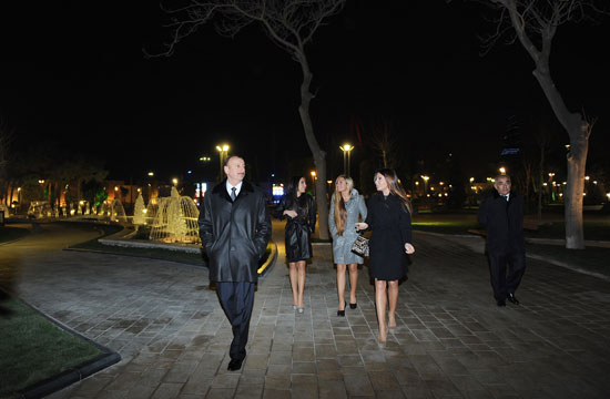 Prezident İlham Əliyev Bakı Ticarət Limanının yaxınlığında yeni parkın açılışında iştirak etmişdir (FOTO)