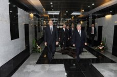 Prezident İlham Əliyev paytaxtda yeni inşa olunan bir sıra yol-nəqliyyat kompleksi obyektlərinin açılışında iştirak etmişdir (FOTO)