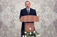 Azərbaycan Prezidentinə "Jurnalistlərin dostu" mükafatı təqdim olunub (FOTO)