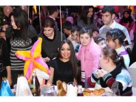 Heydər Əliyev Fondunun prezidenti Mehriban Əliyeva uşaqlar üçün bayram şənliyində iştirak edib (FOTO)