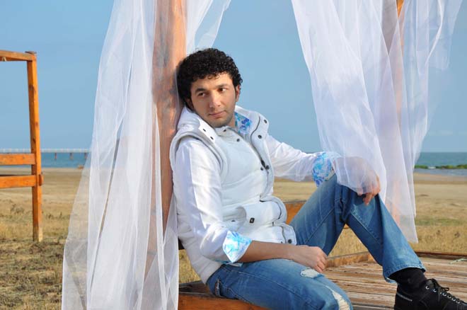 Müğənni Xəyyam Nisanov suda boğulanlar haqqında klip çəkdirir (FOTO)